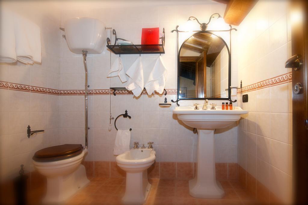 Rosso Porpora Villa Colle Umberto  Buitenkant foto