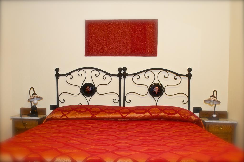 Rosso Porpora Villa Colle Umberto  Buitenkant foto