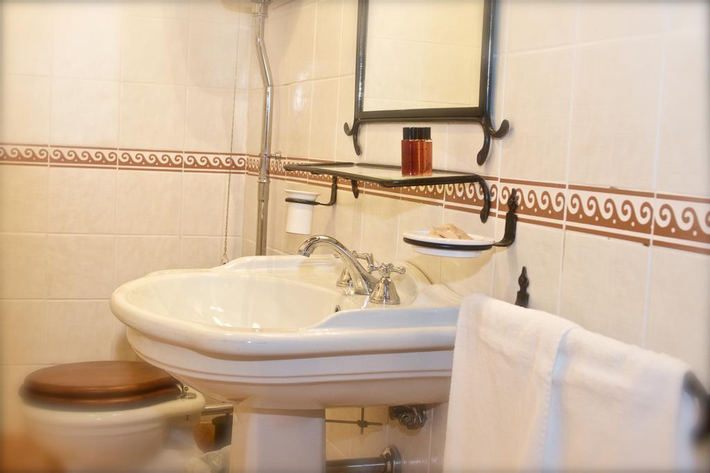 Rosso Porpora Villa Colle Umberto  Buitenkant foto